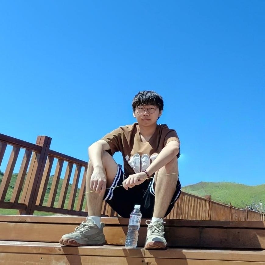 Photo of Yue Liu（刘岳）